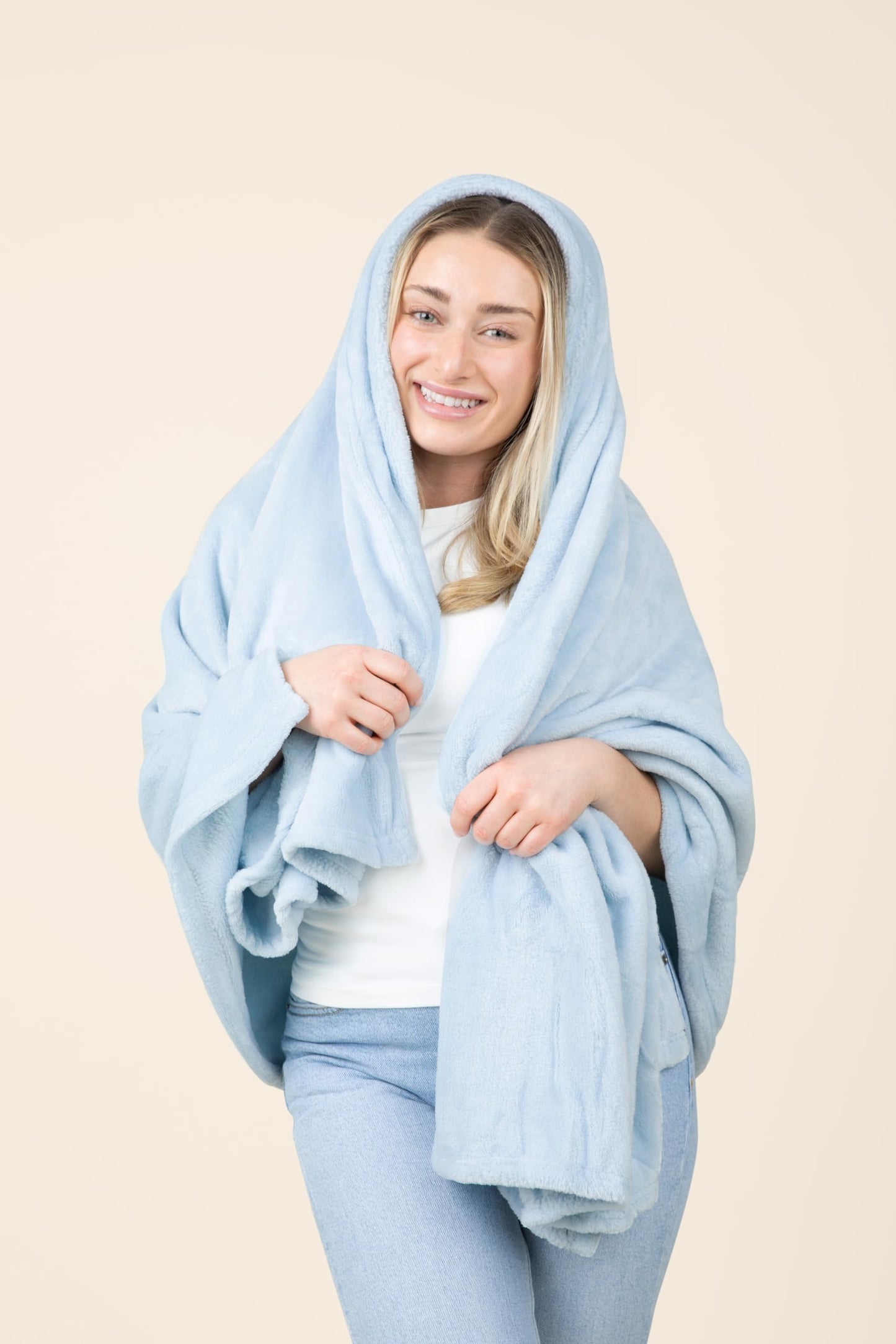 EverSnug Travel Blanket and Pillow - Ultra-Soft, Compact & Lightweight, 65x40 Inches, with Carry Case, Luggage Sleeve & Backpack Clip for Airplane Comfort (Black)