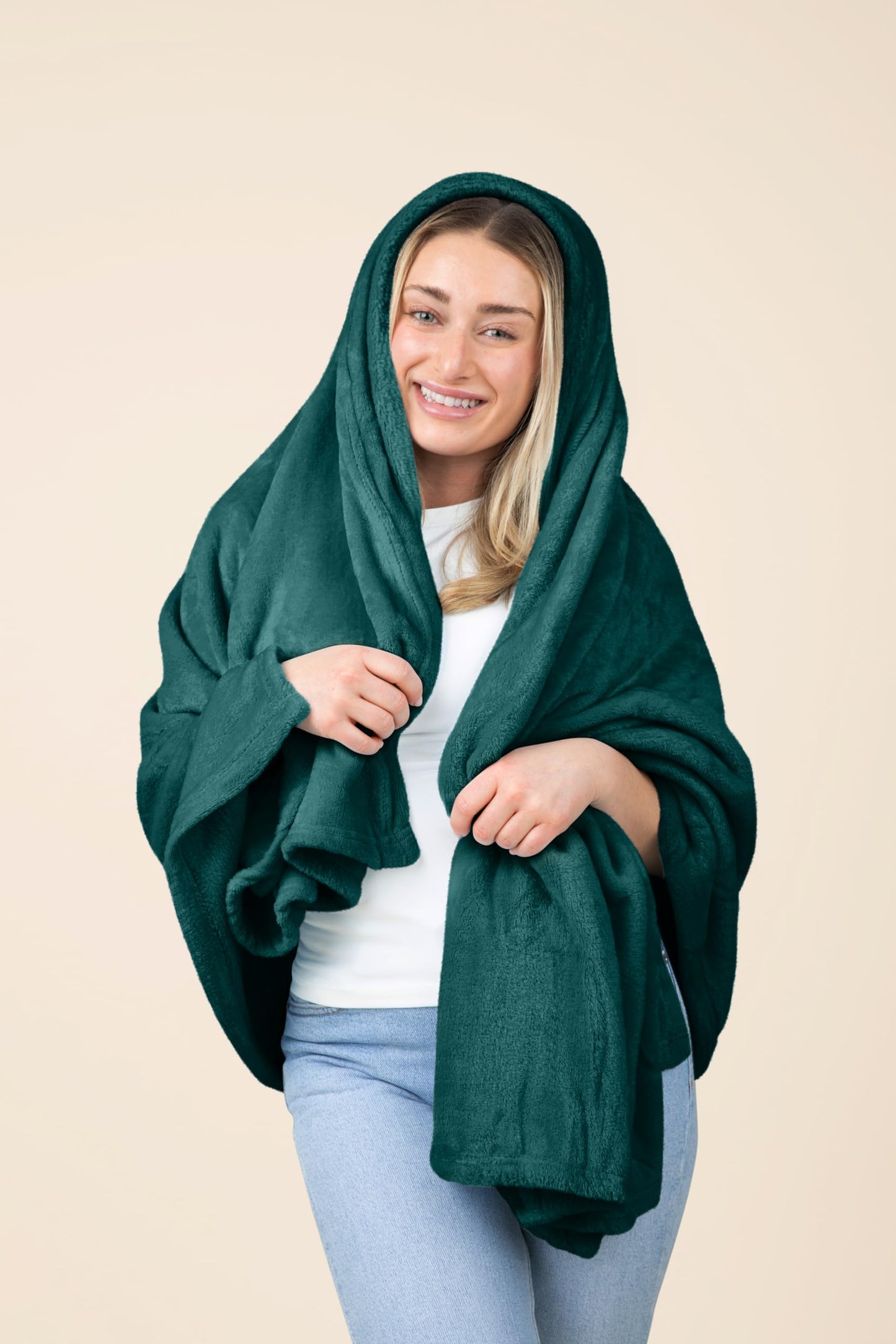 EverSnug Travel Blanket and Pillow - Ultra-Soft, Compact & Lightweight, 65x40 Inches, with Carry Case, Luggage Sleeve & Backpack Clip for Airplane Comfort (Black)