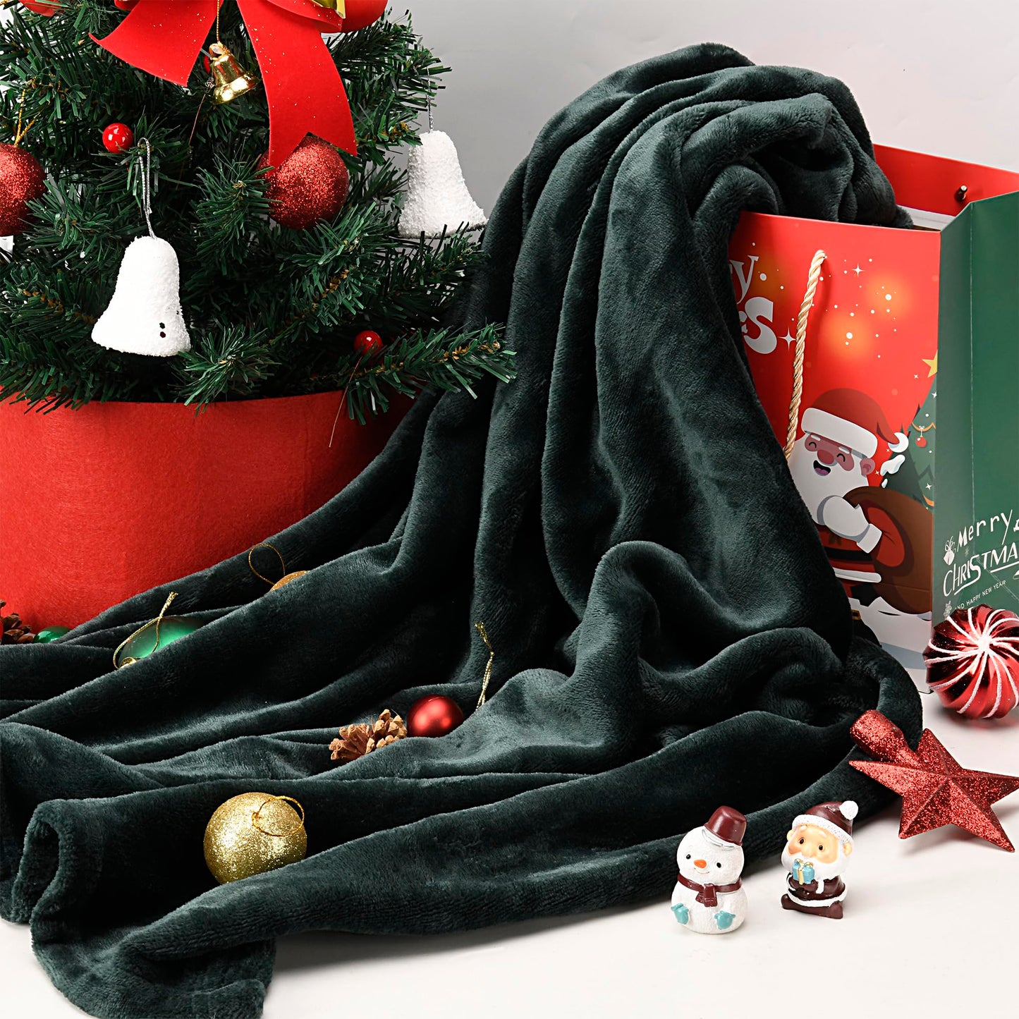 EverSnug Travel Blanket and Pillow - Ultra-Soft, Compact & Lightweight, 65x40 Inches, with Carry Case, Luggage Sleeve & Backpack Clip for Airplane Comfort (Black)